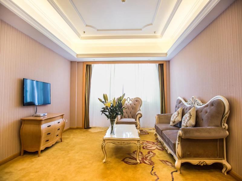 Шаоян: Vienna Hotel (Shaodong Jinlong Avenue)