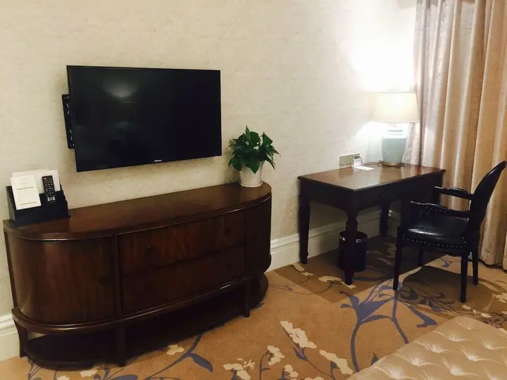 Циндао: Qingdao Laoshan Bay Hotel