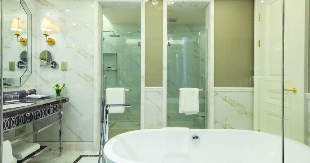 Циндао: Qingdao Laoshan Bay Hotel