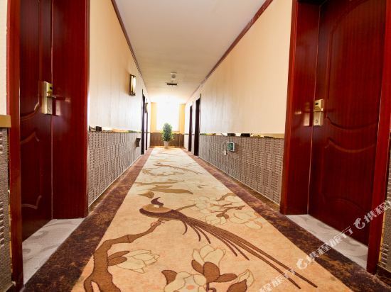 Сиань: HuaYiHotel(Xi'an University of Science and Technology Store)