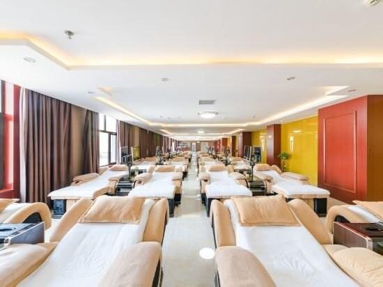 Синтай: No.9 Hot Spring Hotel (Currently unavailable)