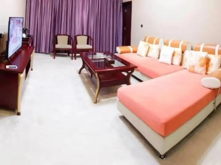Hefeng Huarong Business Hotel — фото 3