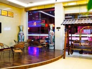 Эньши: Hefeng Huarong Business Hotel