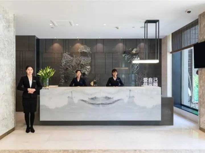 Хух-Хото: Yunyi Zizai Hotel (Hohhot Meteorological Bureau Military Area)
