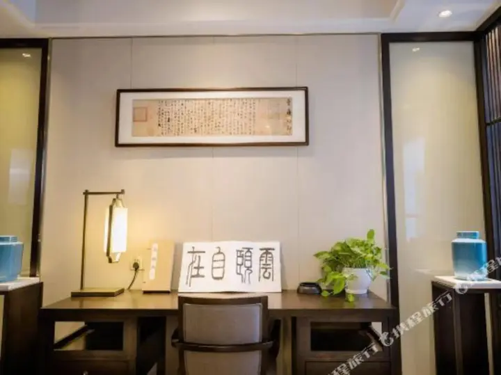 Хух-Хото: Yunyi Zizai Hotel (Hohhot Meteorological Bureau Military Area)