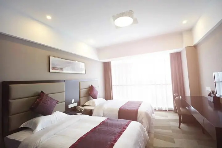 Ухань: Jinyue Tangchi Hotel Xiangxie Qintai