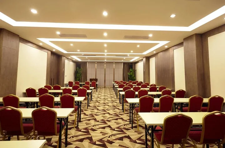 Ухань: Jinyue Tangchi Hotel Xiangxie Qintai