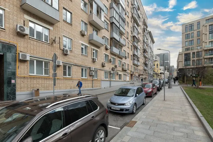 Москва: Старый Арбат Премиум на переулке 1-й смоленский 24