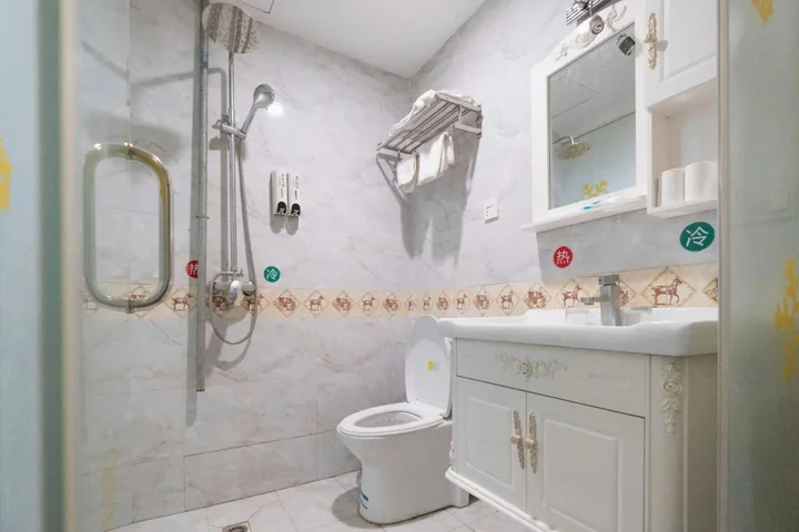 Ухань: Longyi Hotel (Wuhan Happy Valley Wuhan High-speed Railway Station)