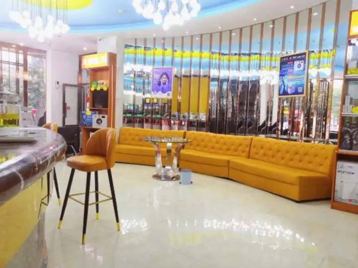 Циньчжоу: Huating Theme Hotel