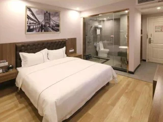 Джин-Чжоу: Jichu Hotel (Jianli Yusha Primary School)