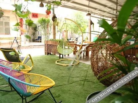 Бэйхай: Zhongqin Hostel
