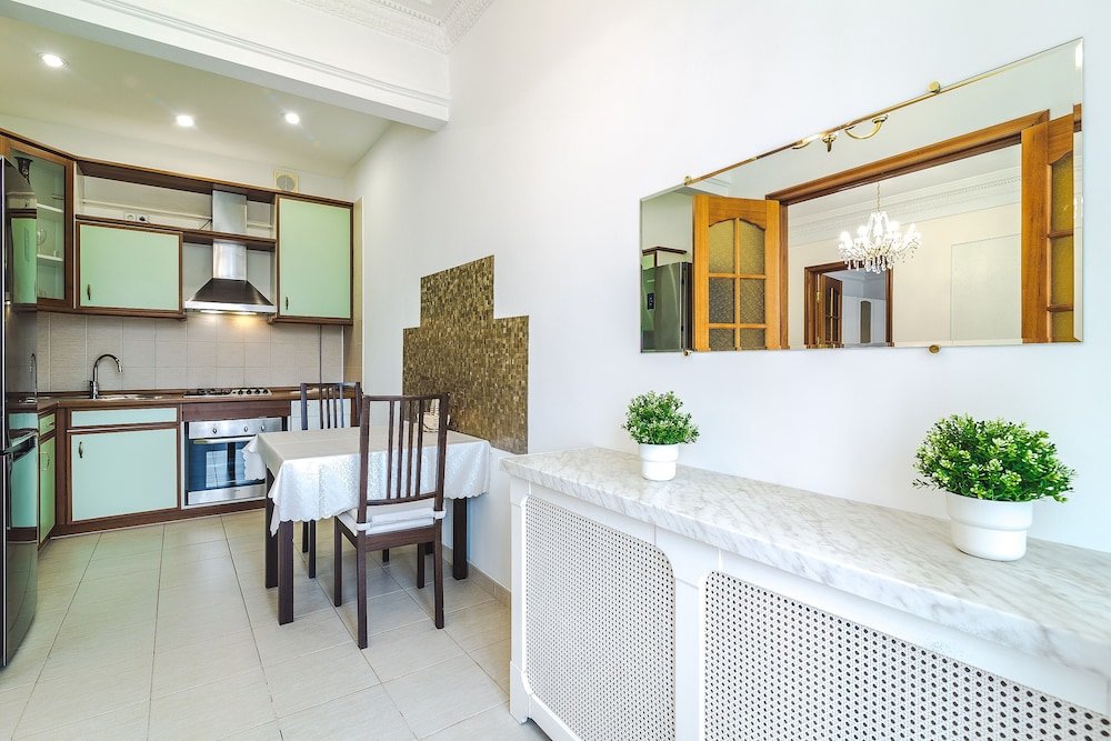 Москва: Premium Apartments Smolenskaya 6