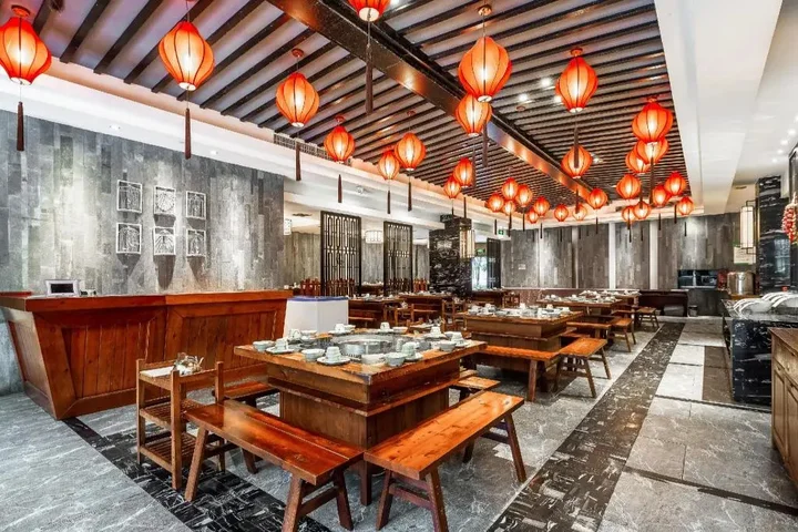 Чунцин: Rezen Kingtown Hotel (Chongqing Ranjiaba)
