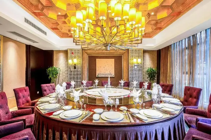 Чунцин: Rezen Kingtown Hotel (Chongqing Ranjiaba)