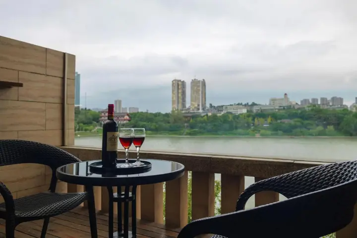 Neijiang: Neijiang Riverside Garden Hotel