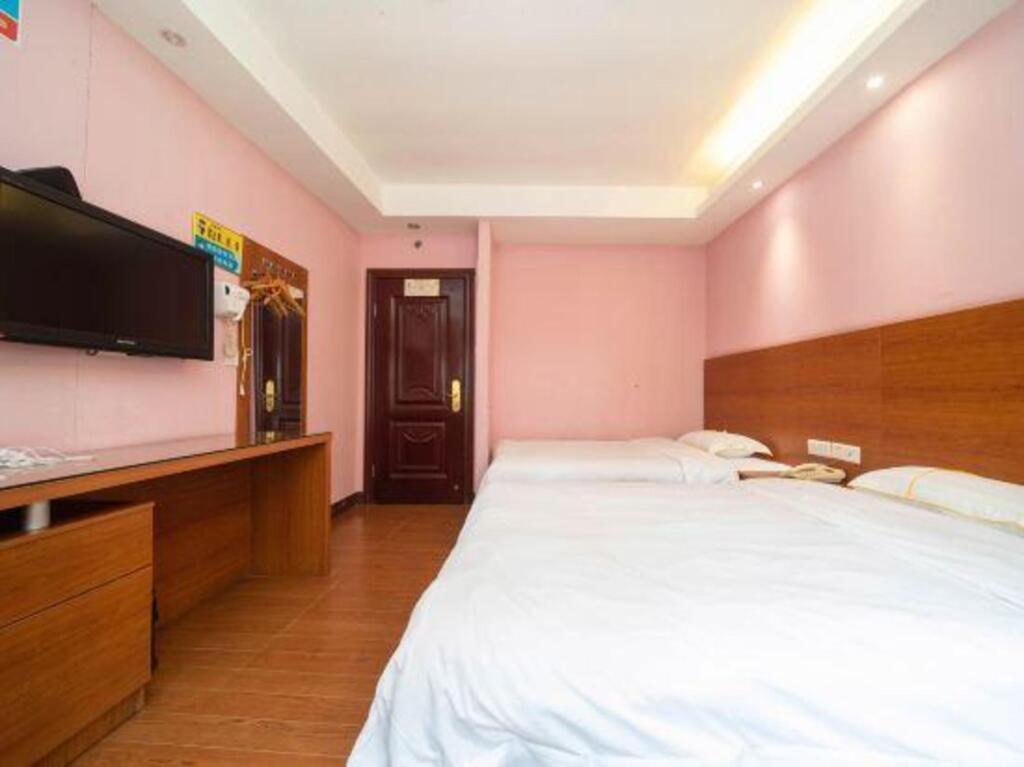 Цзиньюань: Huating Holiday Hotel (Qingyuan No.2 Middle School)