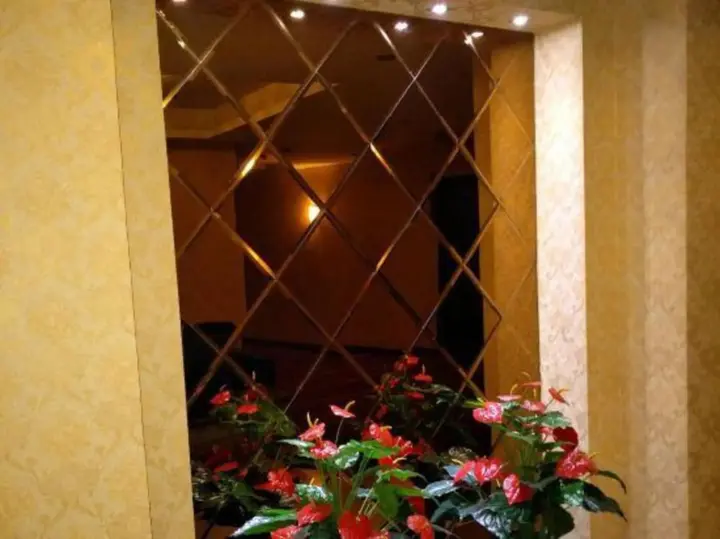 Цзиньюань: Huating Holiday Hotel (Qingyuan No.2 Middle School)