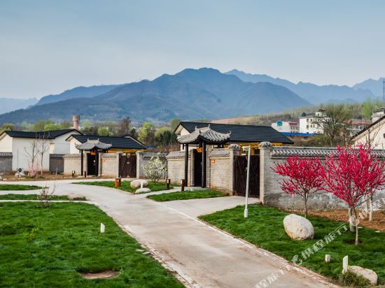 Баоцзи: Scenery Retreats (Qinling Mount Taibai Hot Spring Retreat)