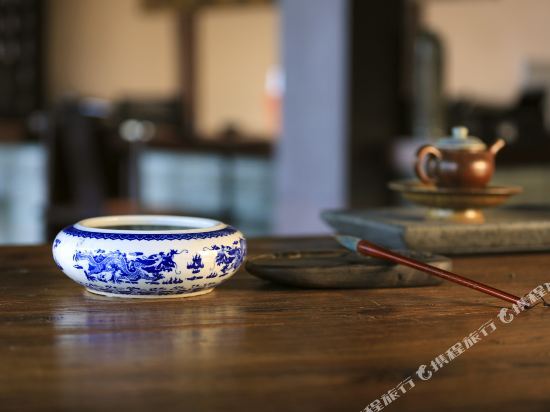 Баоцзи: Scenery Retreats (Qinling Mount Taibai Hot Spring Retreat)