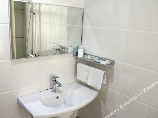 Цзинин: Jining Qinghua Hotel