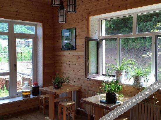 Харбин: Yabuli Mini Wooden House