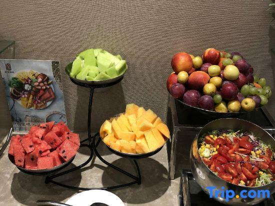 Пекин: Home Inn Plus (Beijing South Railway Station South Square)