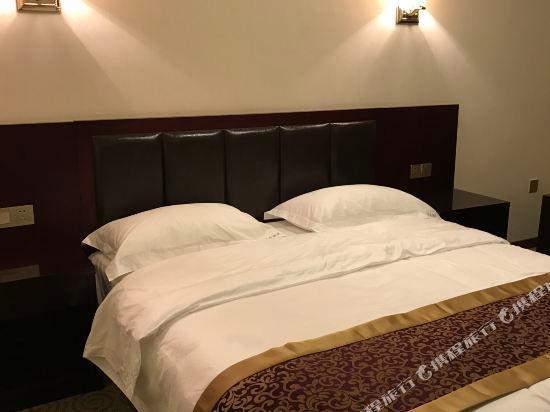 Вэйнань: Huaxuan Hotel