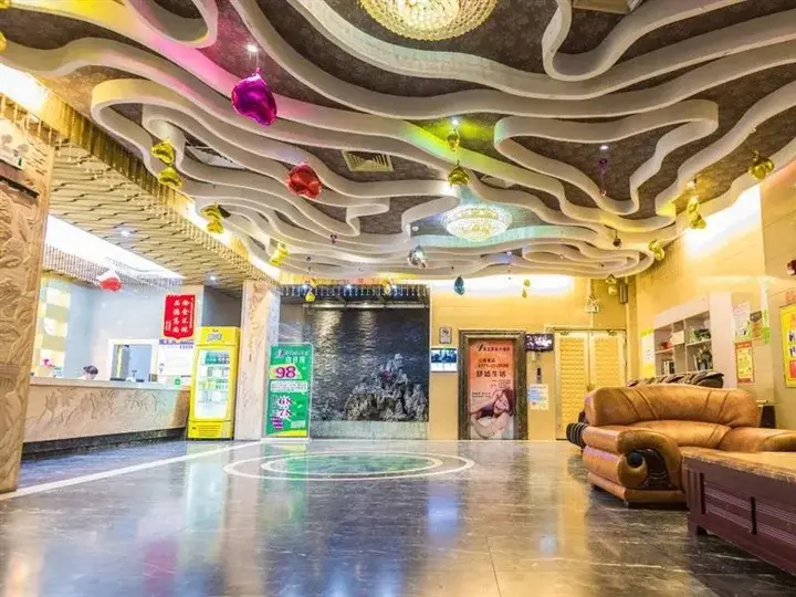 Наньнин: Juyi Kaixuan Hotel