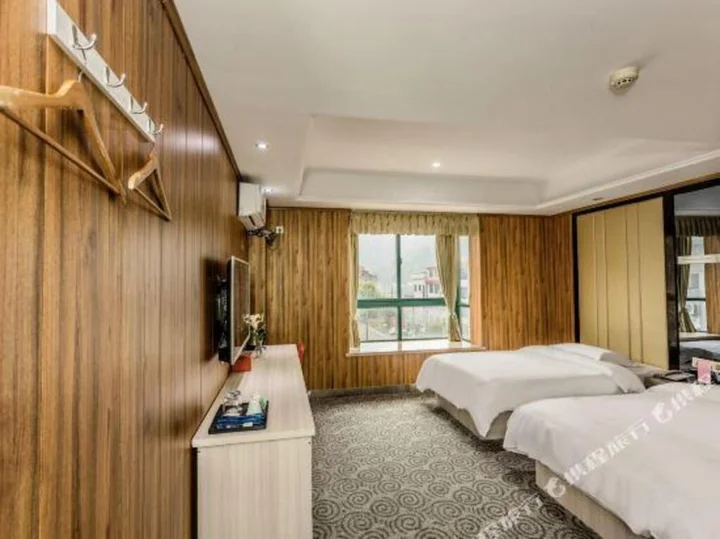 Ичан: Xinshidai Holiday Hotel