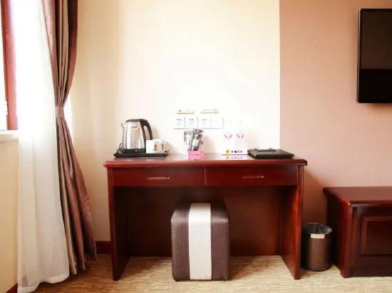 Далянь: Super 8 Hotel (Dalian Lvshunkou)