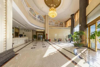 Чанша: Vienna Hotel (Changsha Ningxiang West High-speed Railway Station Emerald Lake Store)