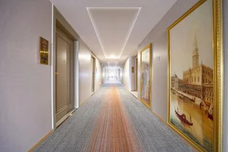 Чанша: Vienna Hotel (Changsha Ningxiang West High-speed Railway Station Emerald Lake Store)
