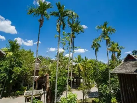 Цзинхун: Meigonghe Inn