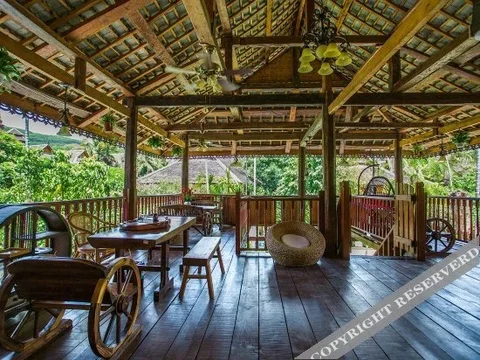 Цзинхун: Meigonghe Inn