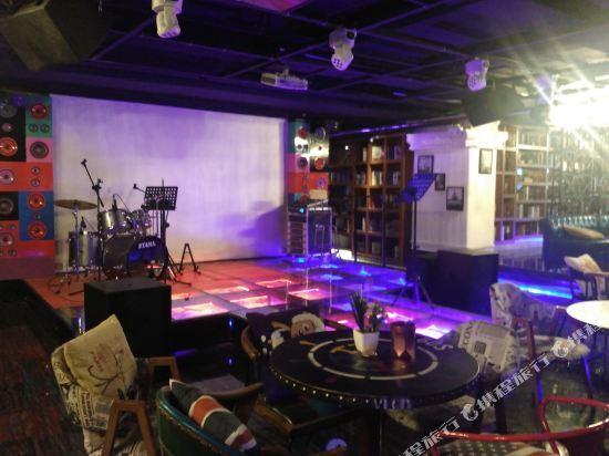 Синъи: Jinshuiyun Themed Business Hotel