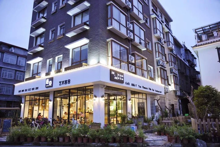 Чжанцзяцзе: Zhang Jiajie Zhijue Art Hotel