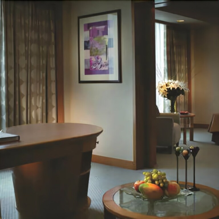 Цзинин: Jinxiu Lidu Holiday Hotel