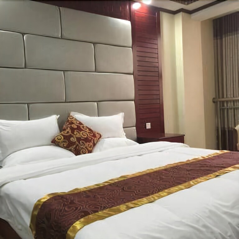 Цзинин: Jinxiu Lidu Holiday Hotel