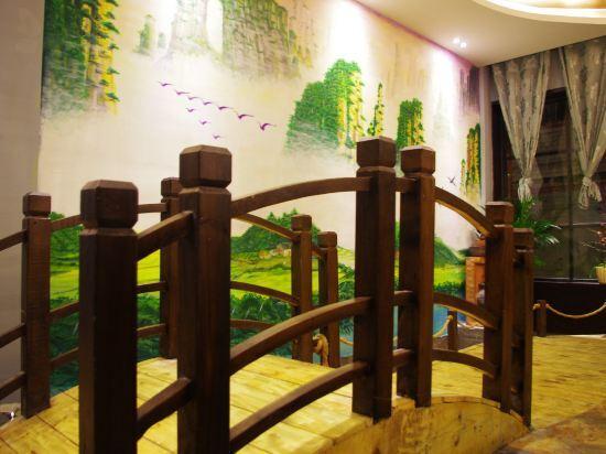 Чжанцзяцзе: Huatianju Inn