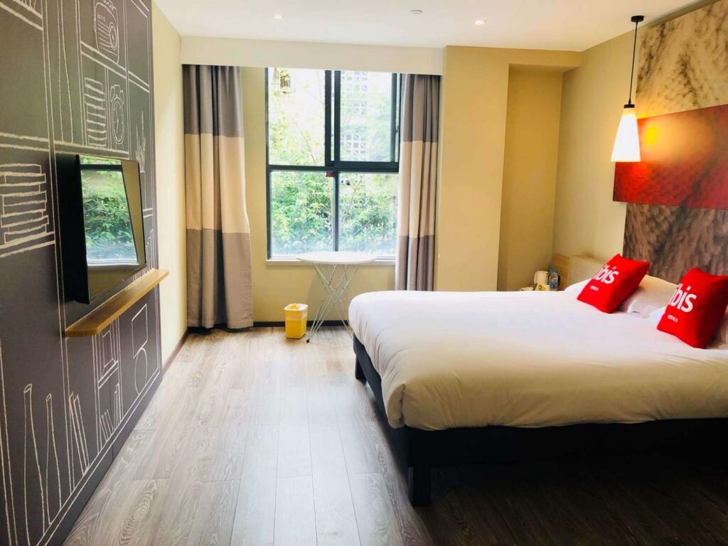 Чэнду: ibis Chengdu East Railway Station Hotel