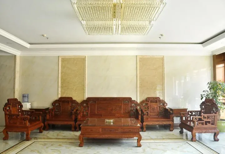 Цзиньчжун: Lingshi Jinjiang Express Hotel