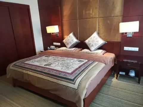 Бинжоу: University Hotel