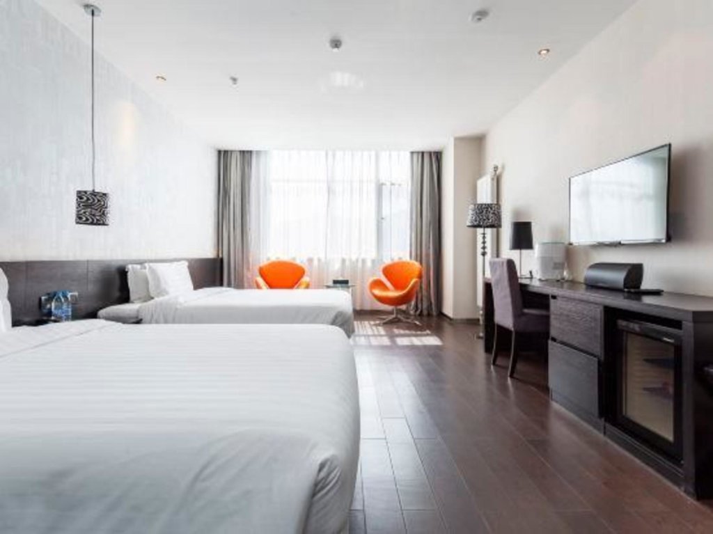 Синин: Orange Hotel (Xining Yanhu Lane)