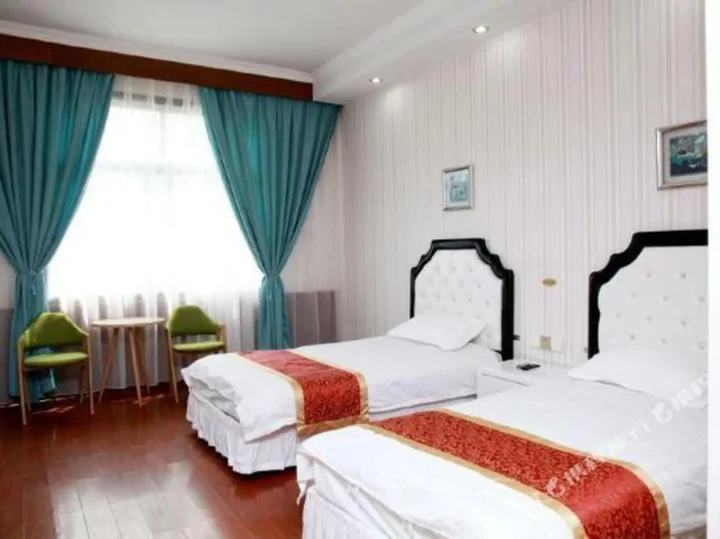 Дунъян: Mingqingyuan Hotel