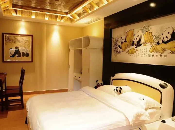 Лешан: Many Panda Inn Emeishan