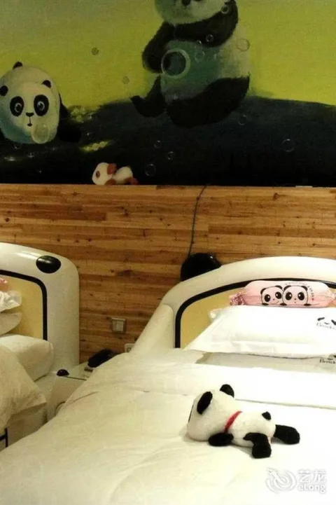 Лешан: Many Panda Inn Emeishan
