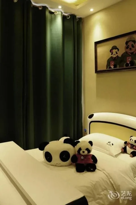 Лешан: Many Panda Inn Emeishan