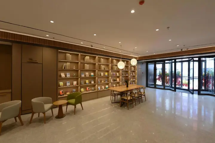 Шэньян: Hanting Haiyou Express Shenyang South Wuma Road