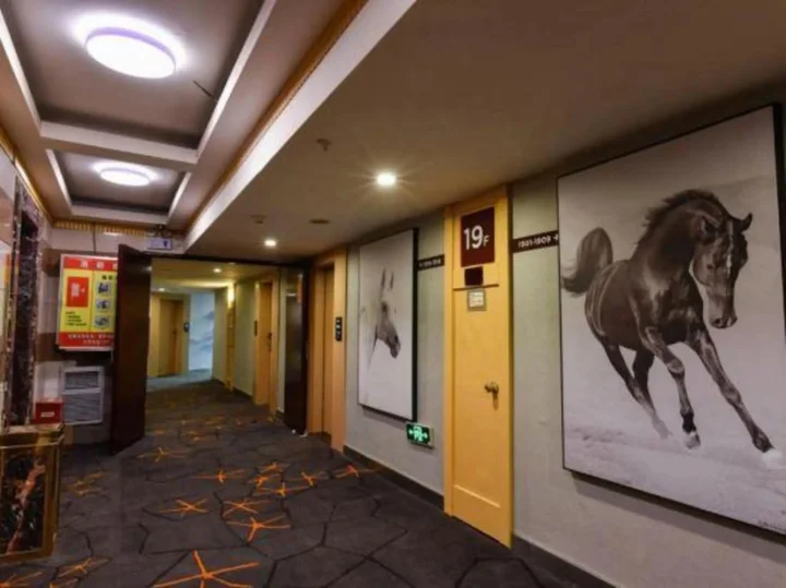 Каили: Kaili New Century Hotel (Grand Cross of International Trade Shopping Center)